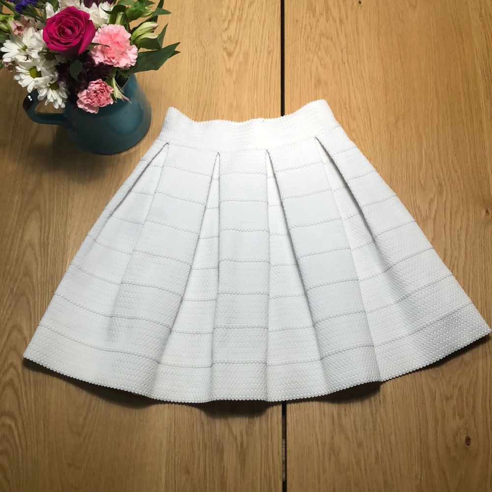 Express mini white skirt